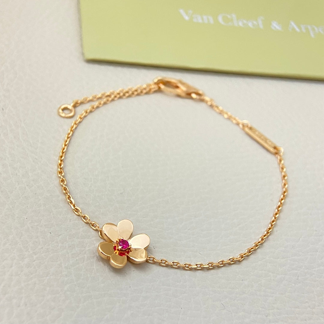 X5Q85VA251X Popular Necklace. Bracelets
