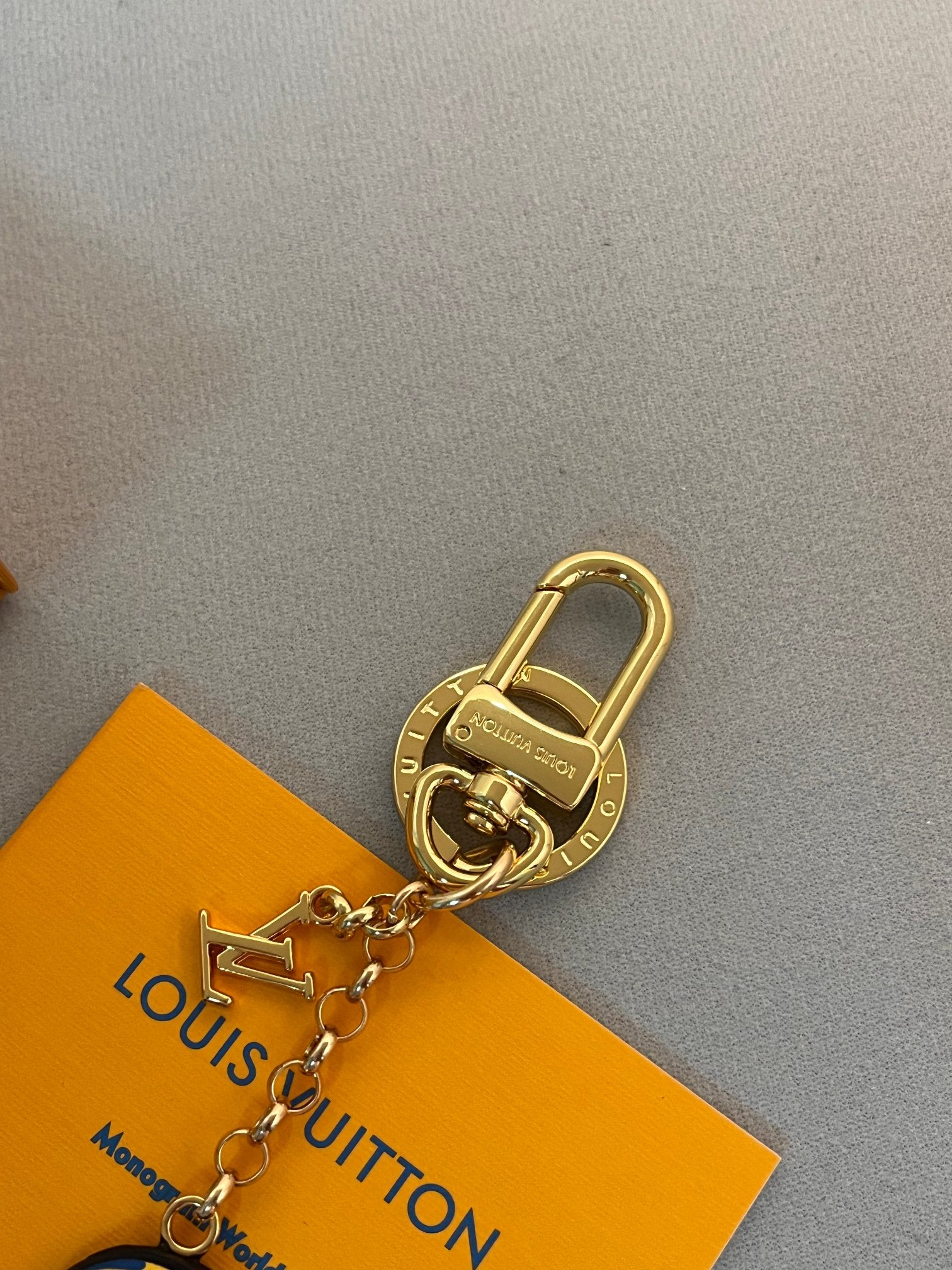 35QE31A Popular bag 's charms accessories