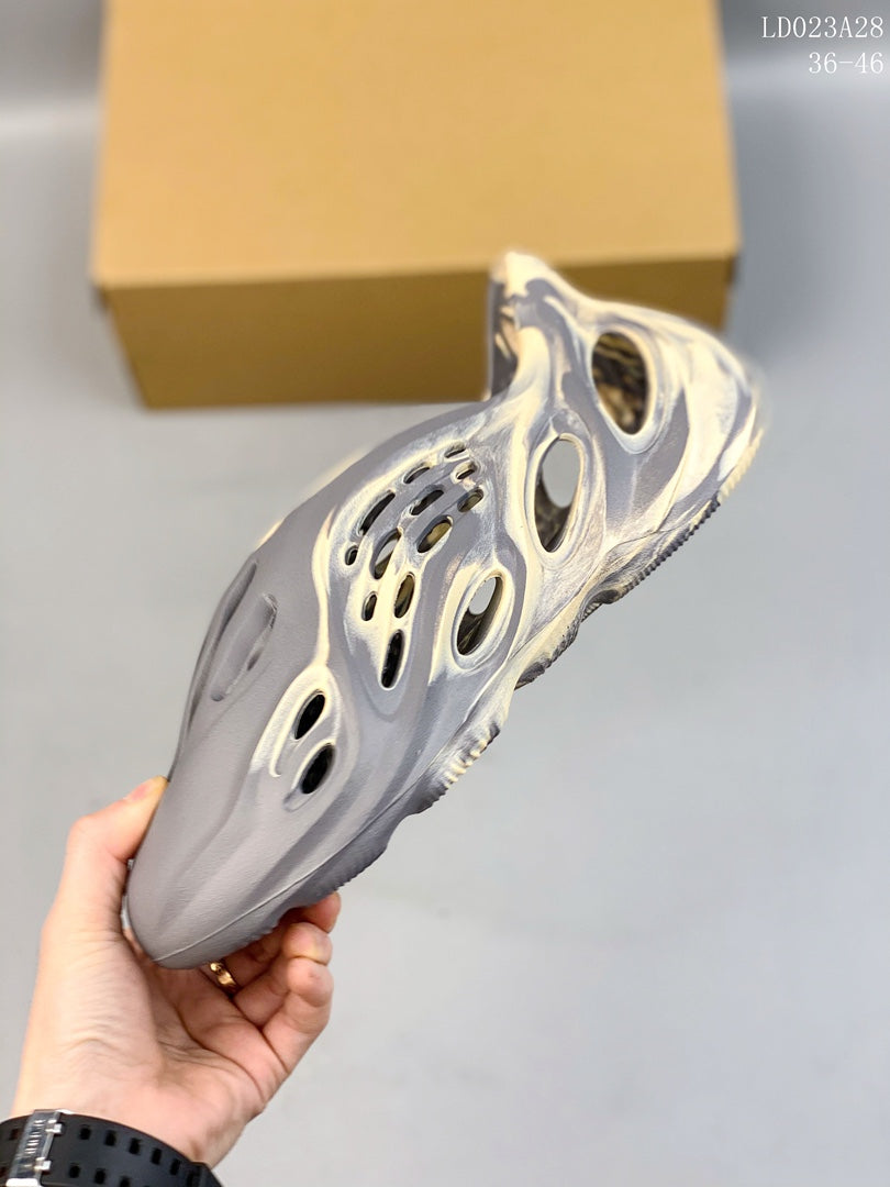 4A85Z  Popular shoes