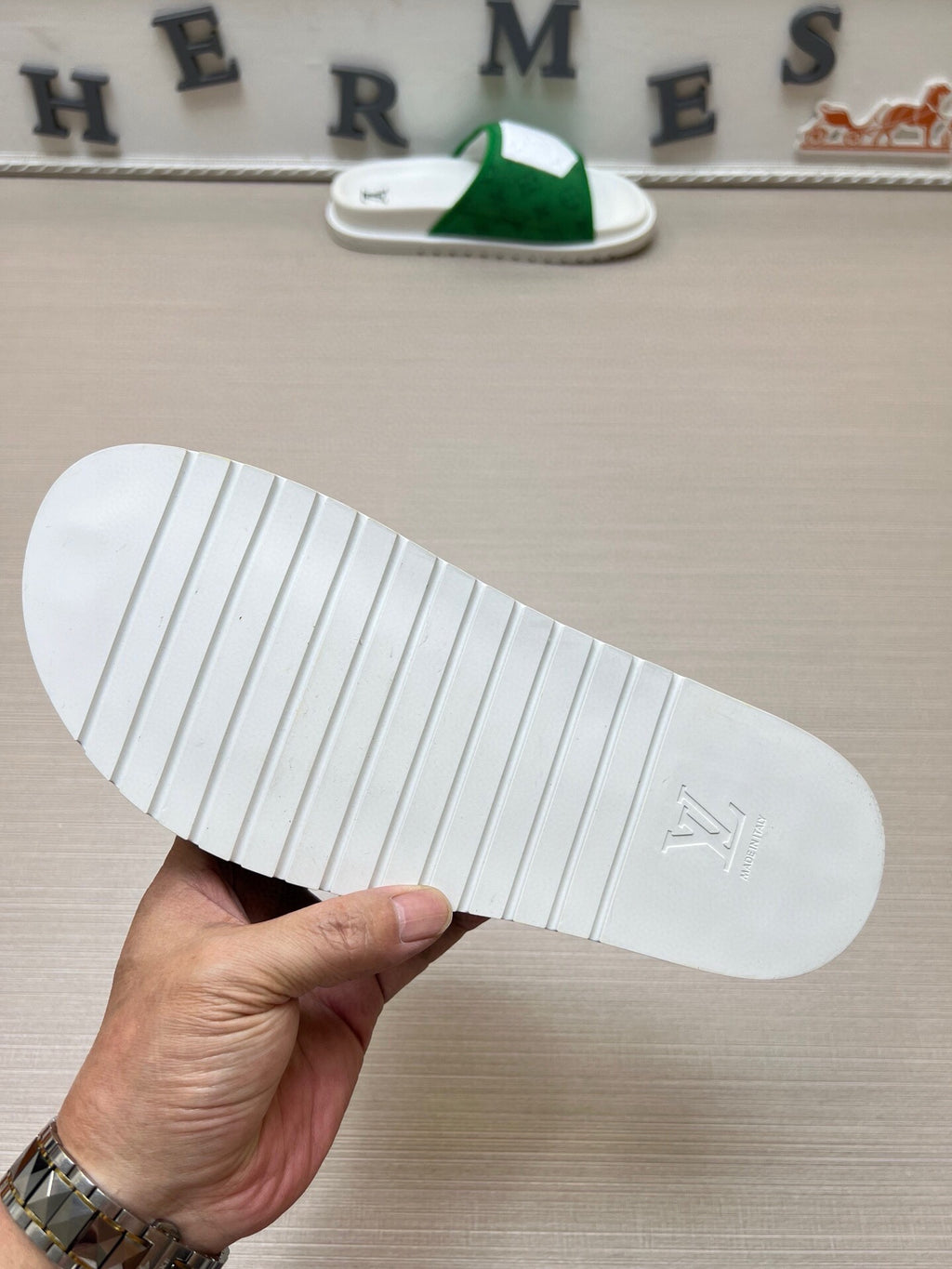 5WE252Z Popular Slippers