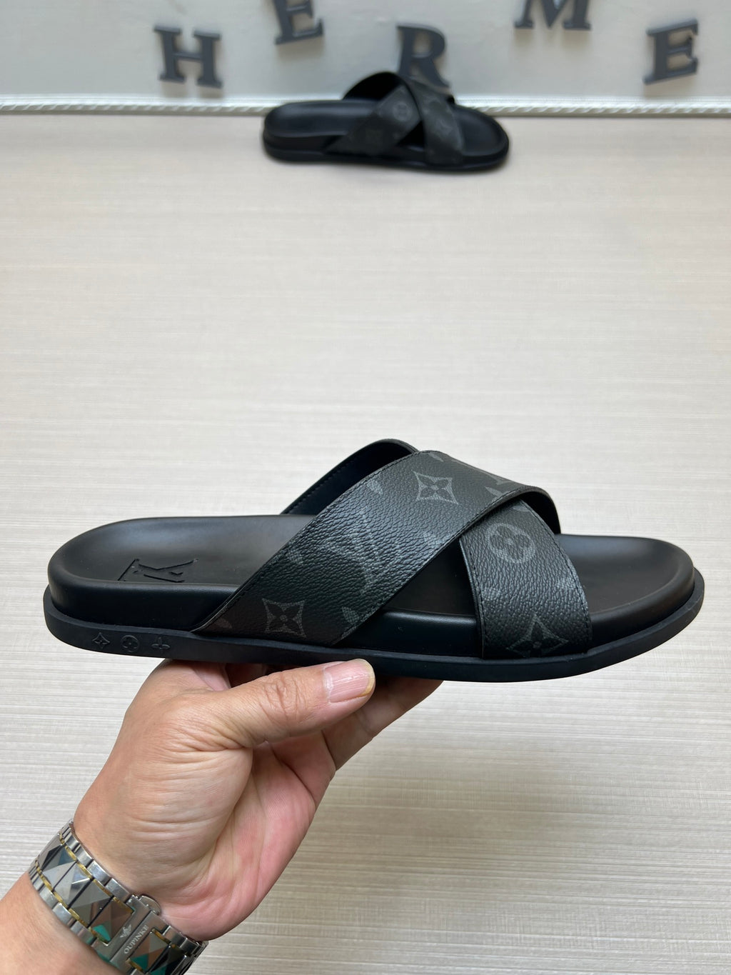 54E56Z Popular slippers