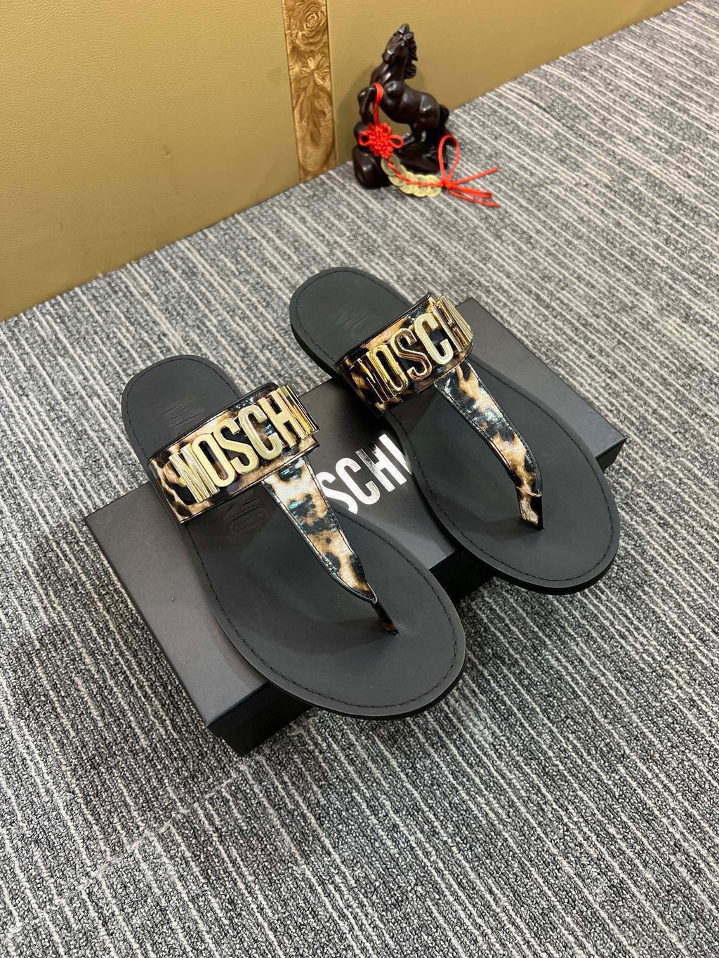 54A118Z Popular slippers