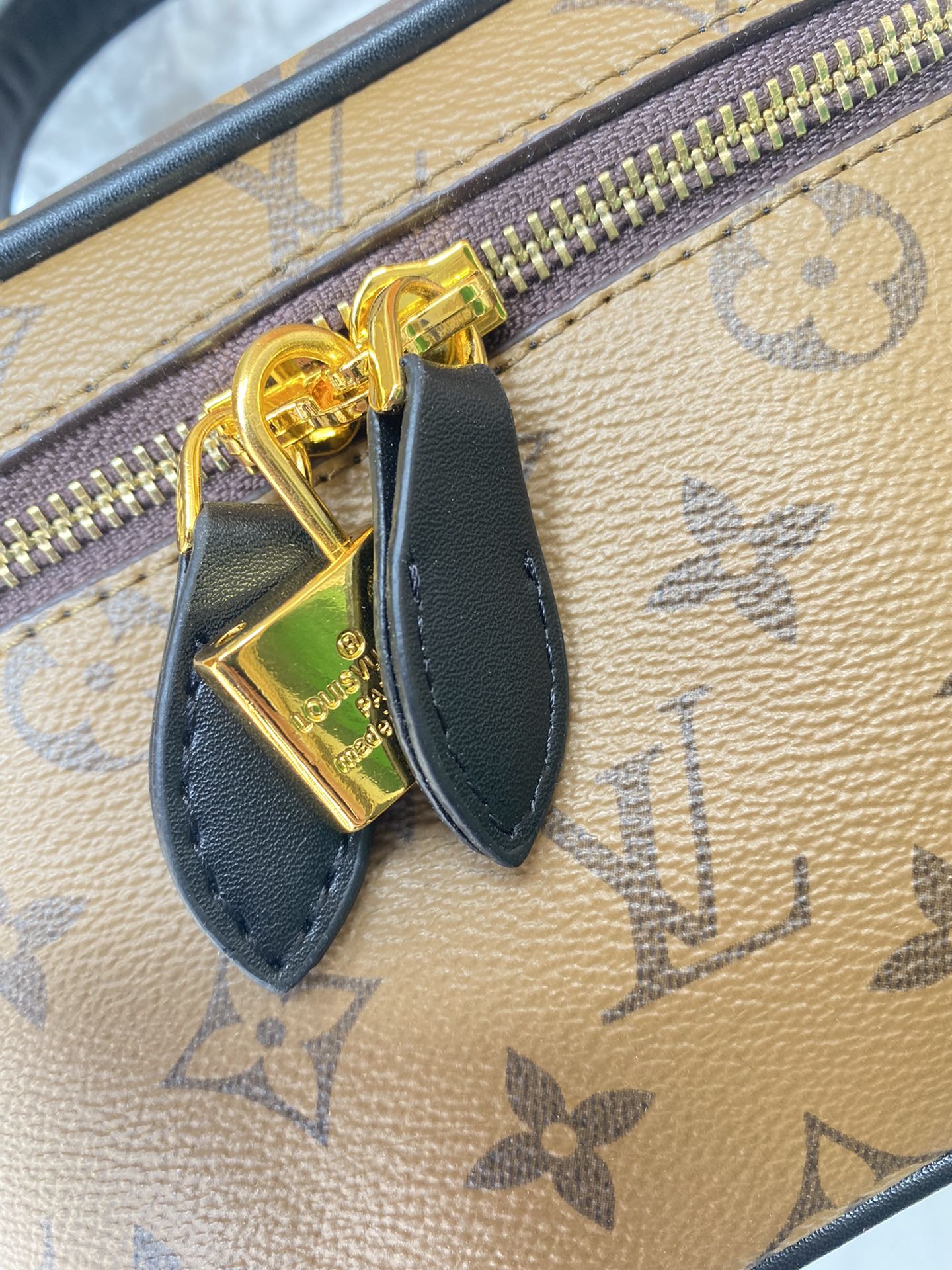 2XE121B Popular   leather bag 