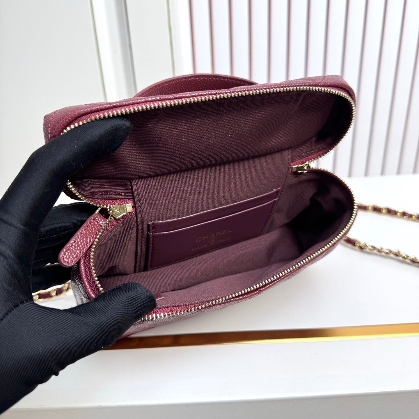 B1X66C19  Popular leather bag