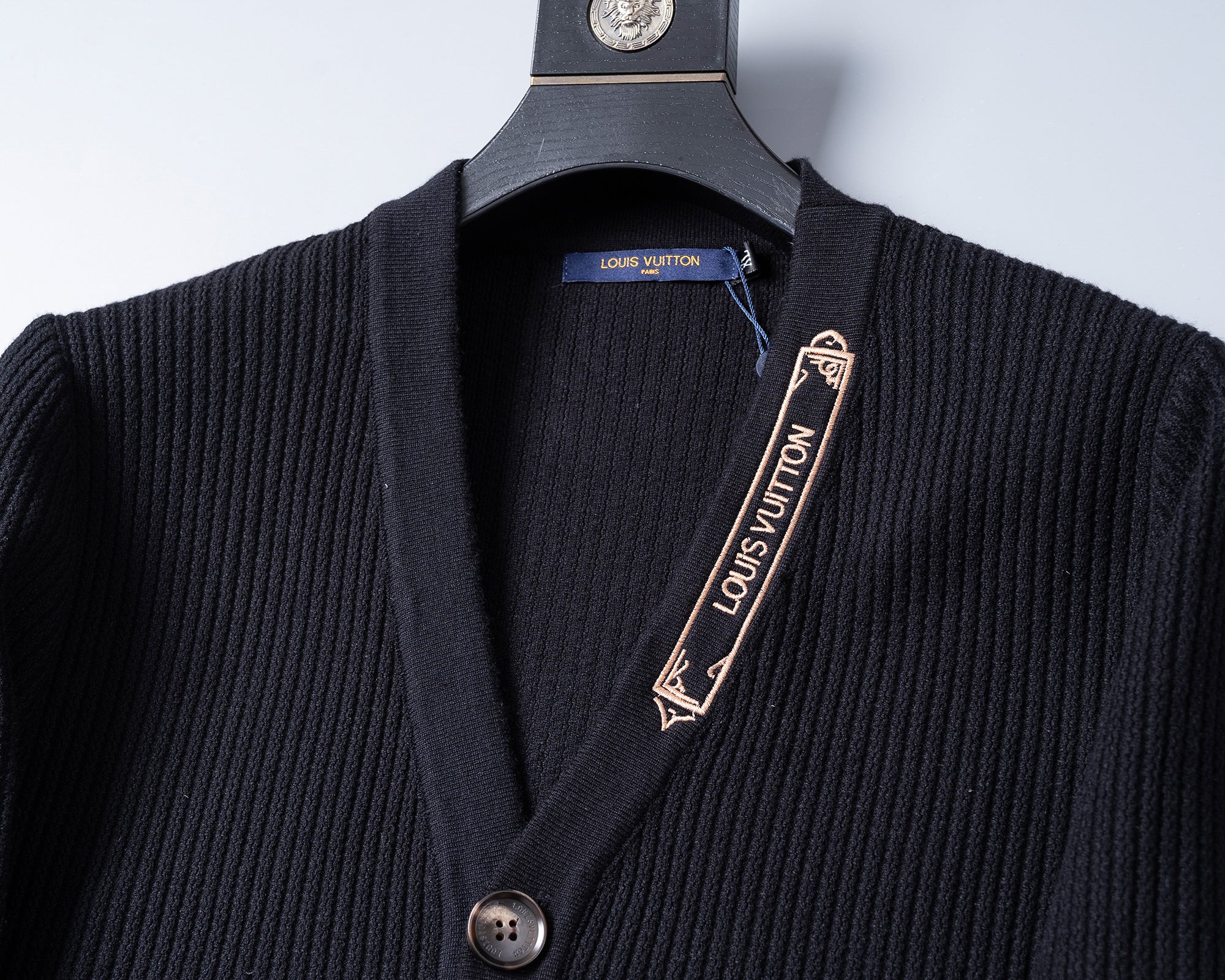 185ZE127U Popular Sweaters
