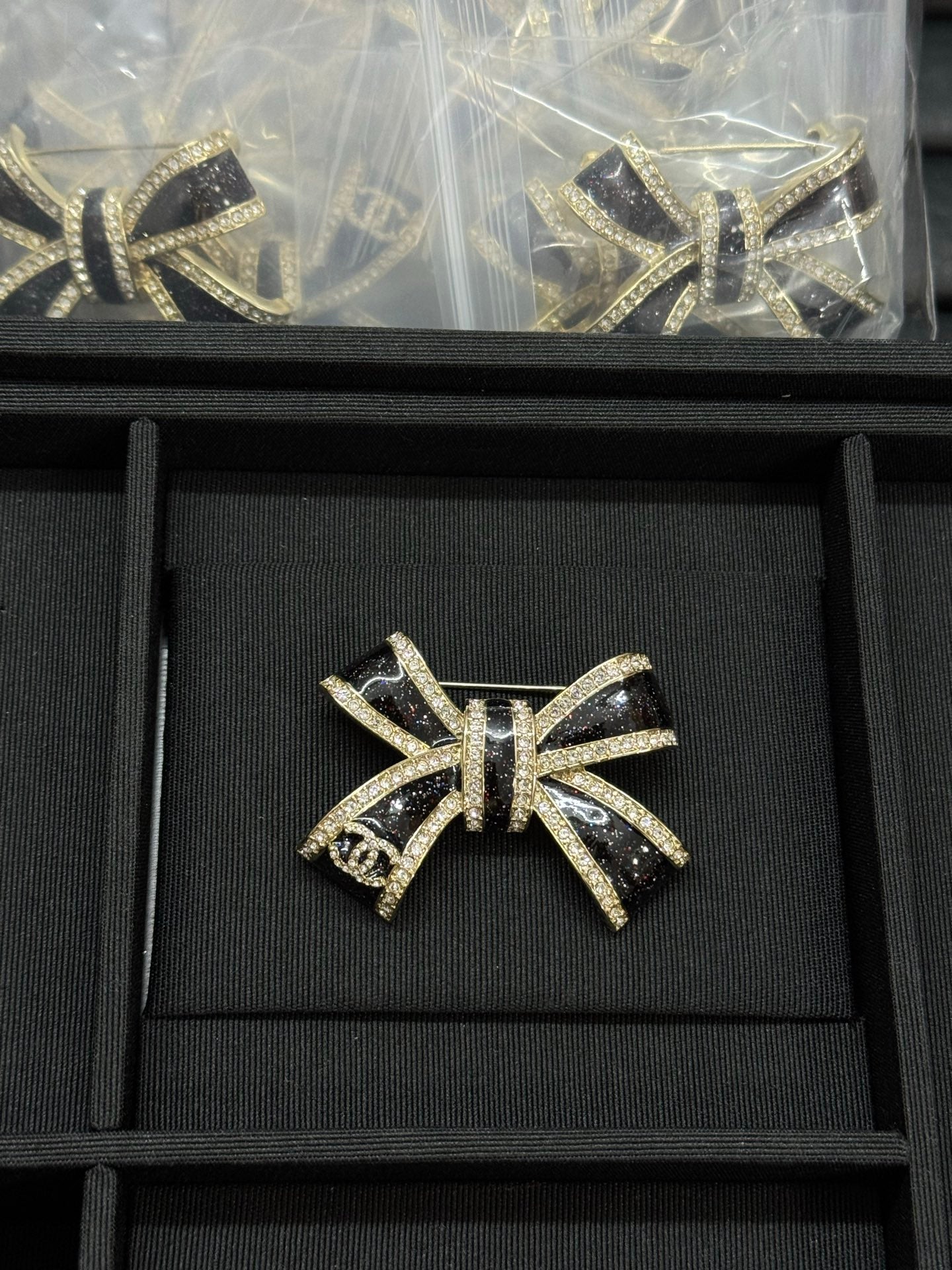 15ZC5X Popular Brooch
