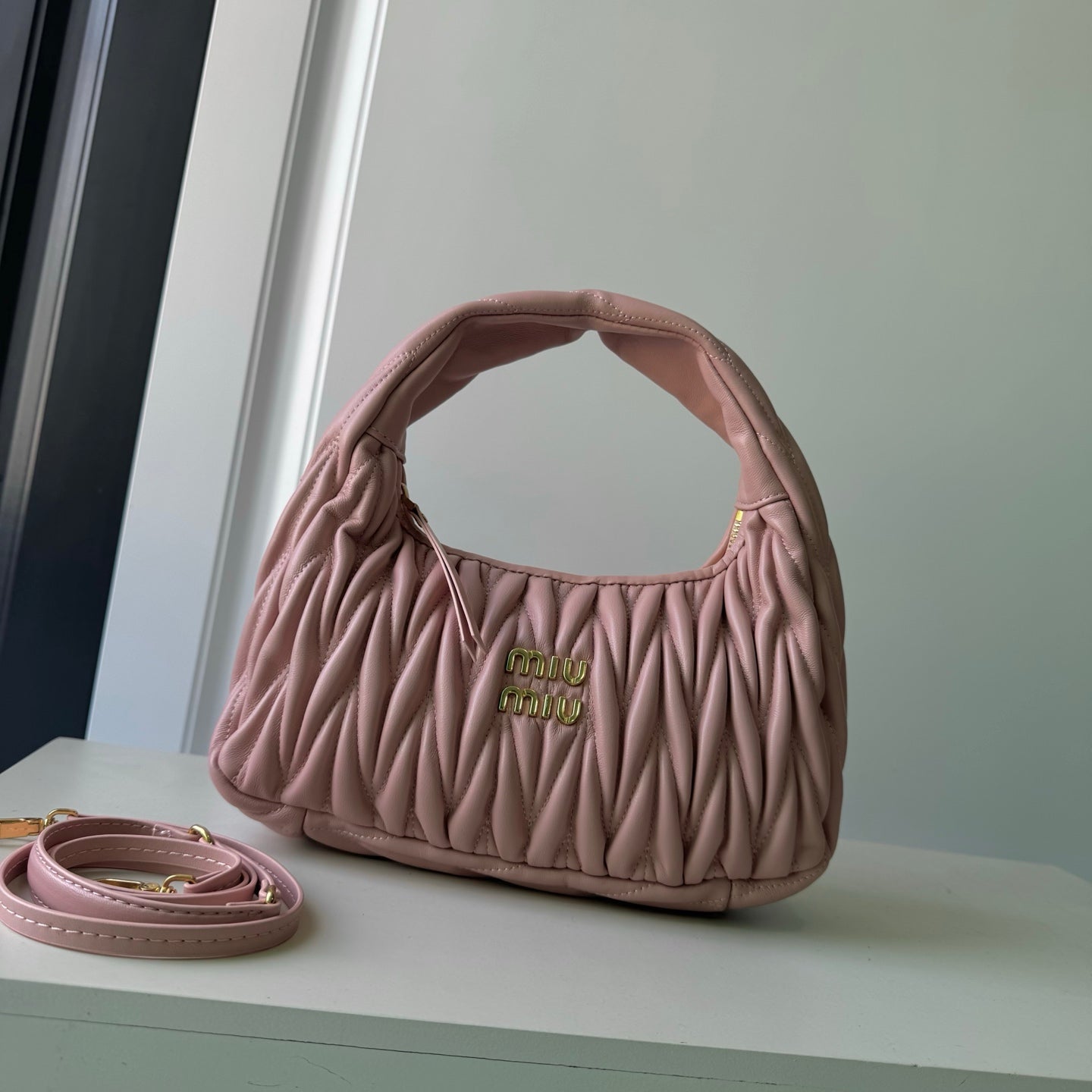 146PA121B Popular leather bag（29x24x10cm）