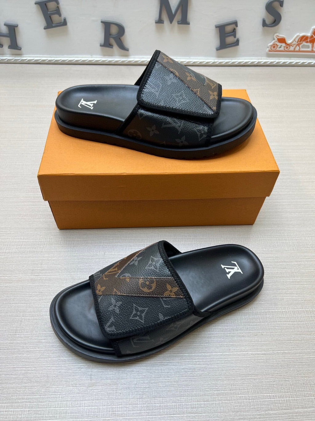 5WE251Z Popular Slippers