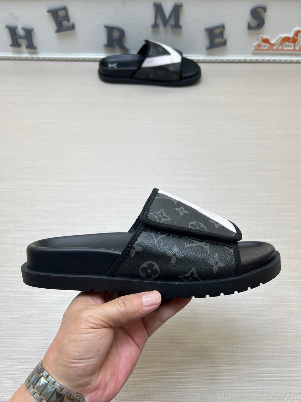 5WE251Z Popular Slippers