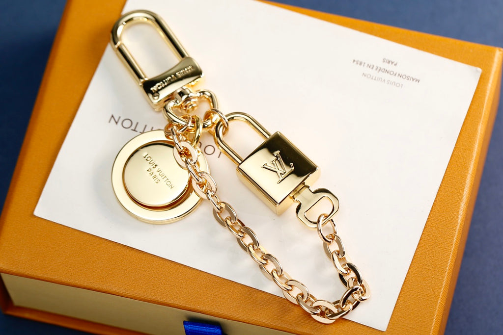35QE16A Popular bag 's charms accessories
