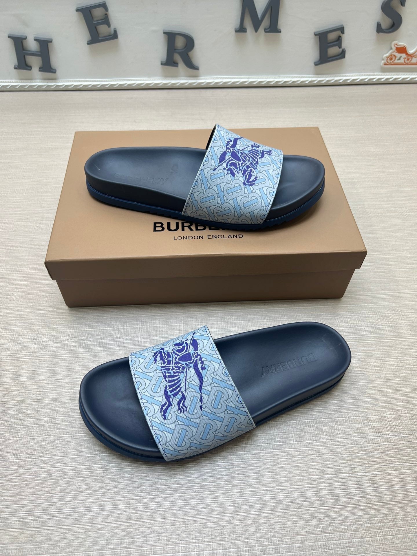 54R119Z Popular slippers