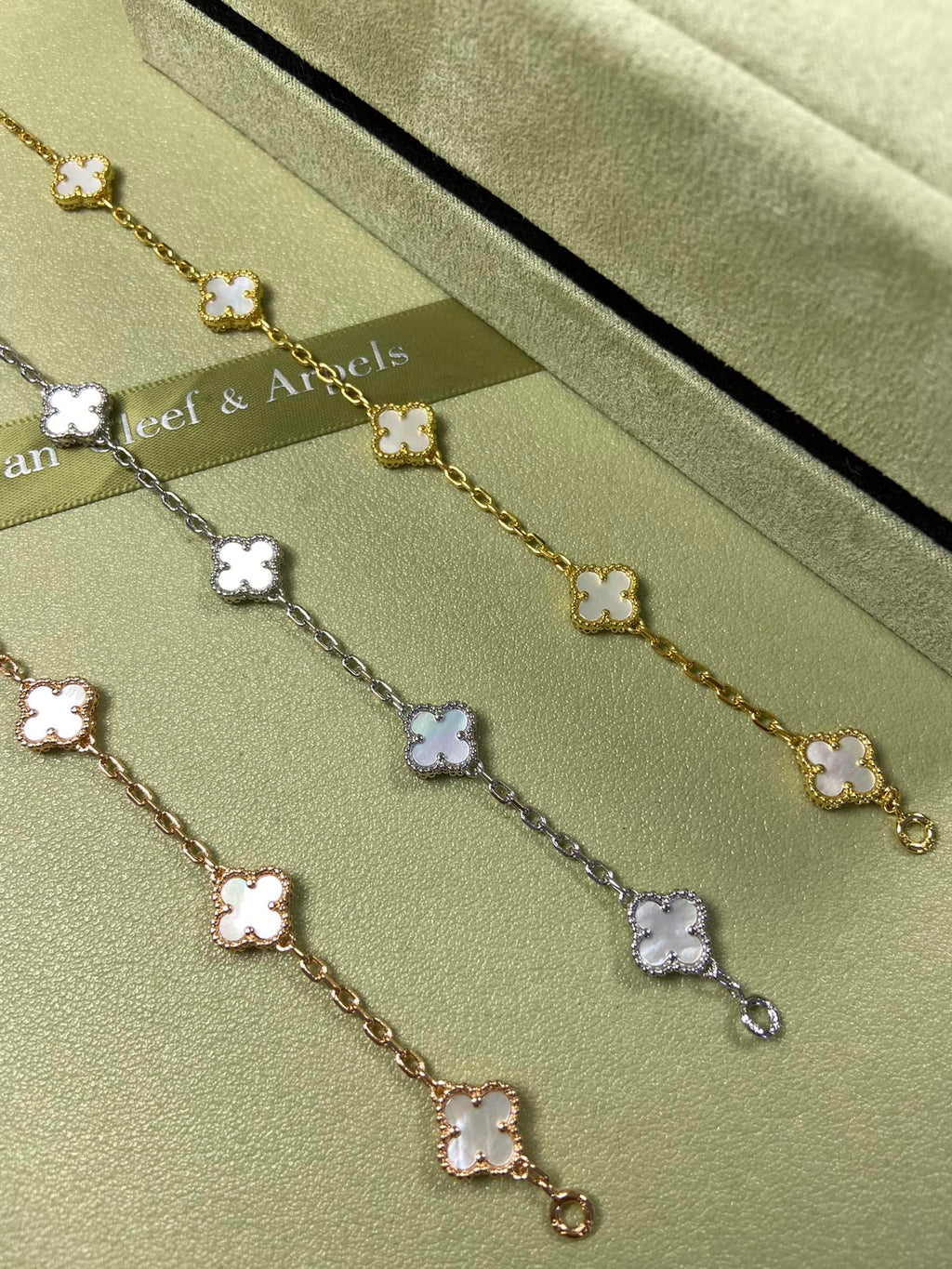 5XVA183K  Popular bracelets 6 flowers mini size 0.9cm flower