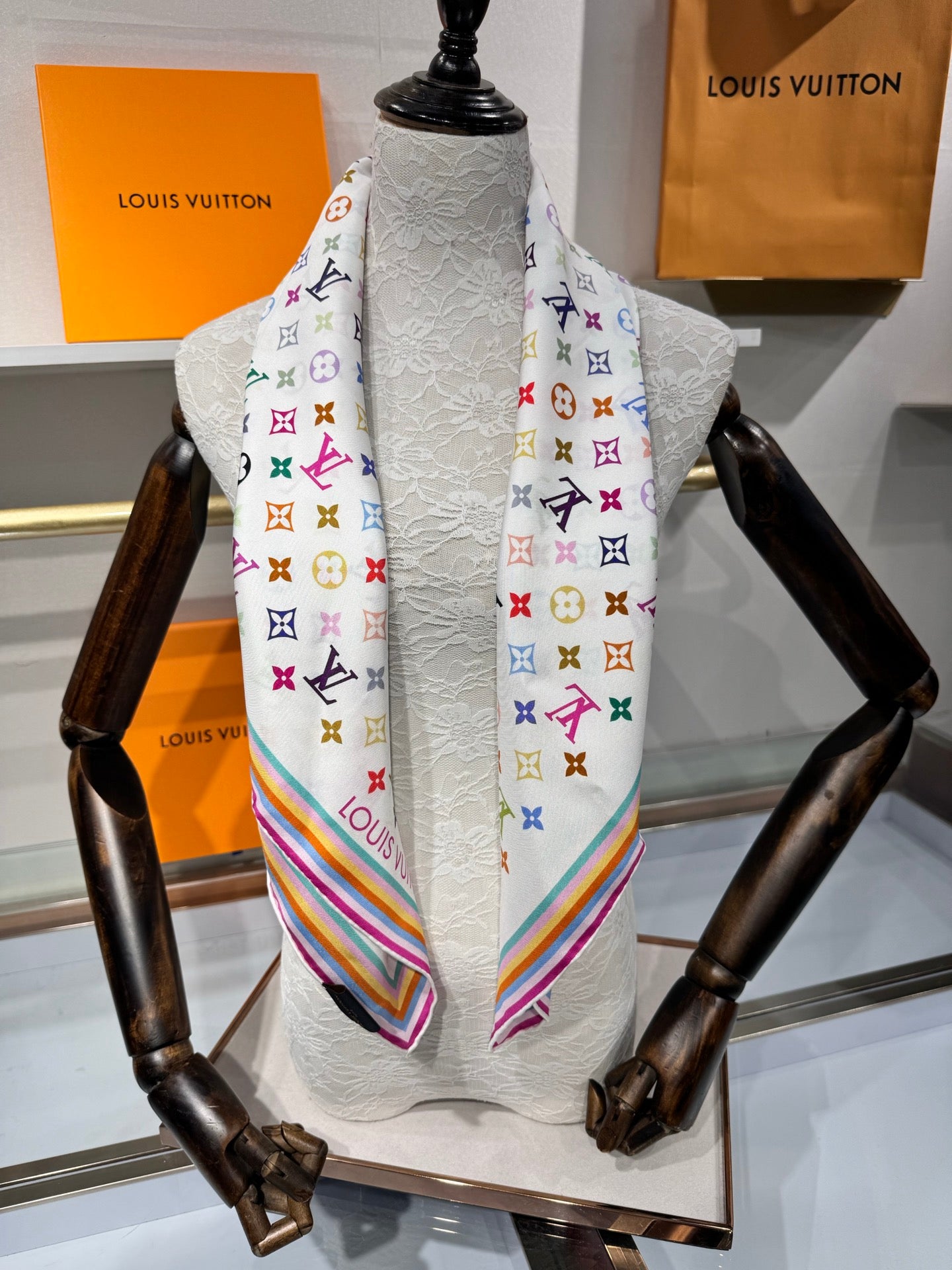 155NE89WUE Popular Silk Scarve
