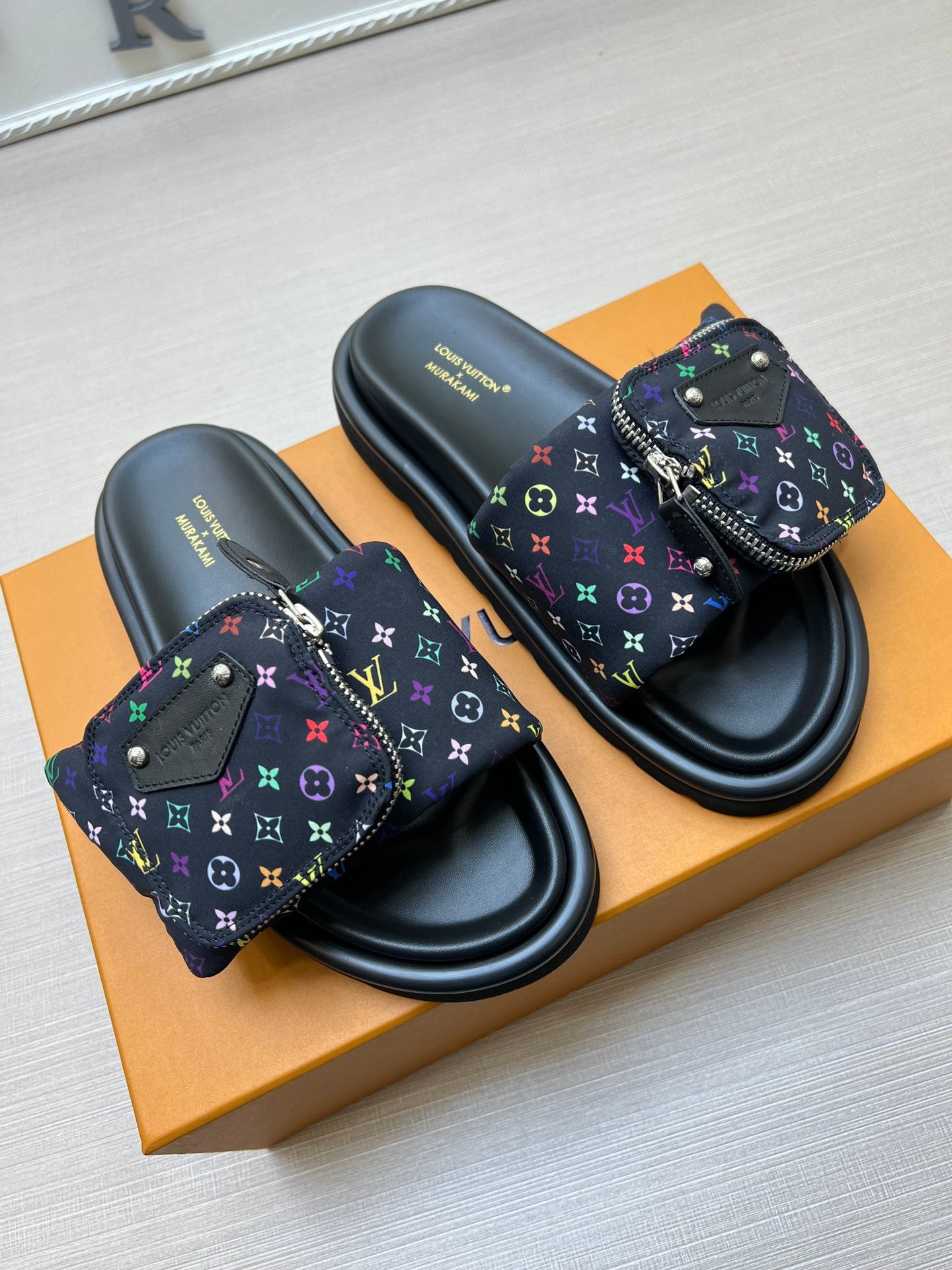 5LE219Z Popular Slippers