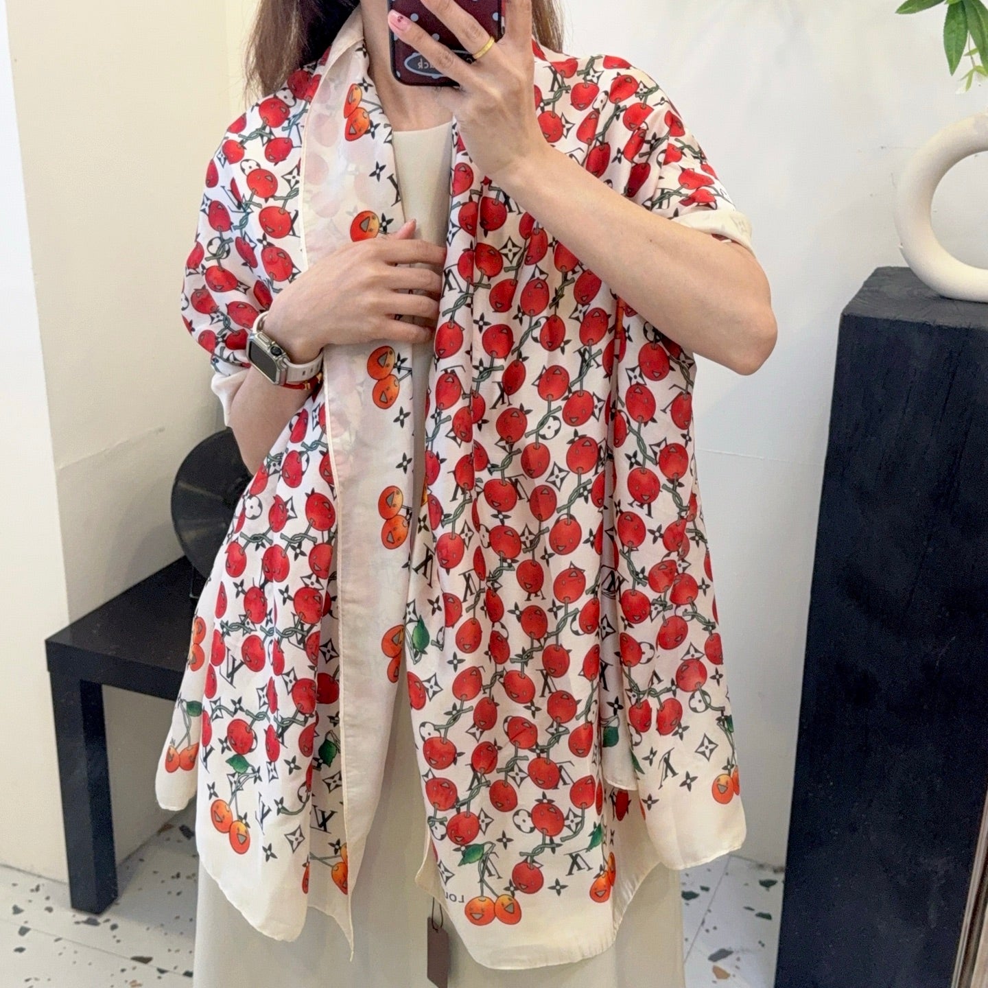 135ZE199W  Popular Silk Scarve