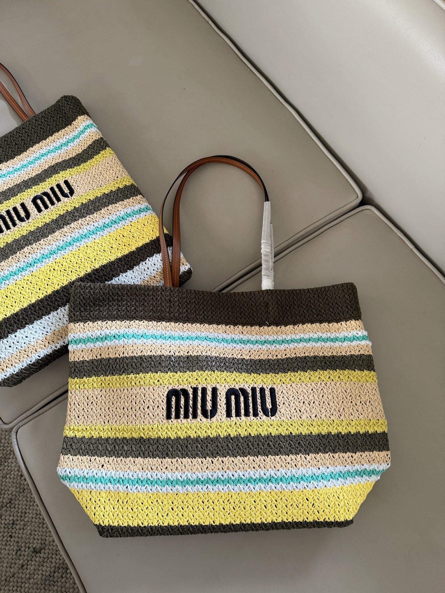 B1P46A162 Popular woven bags