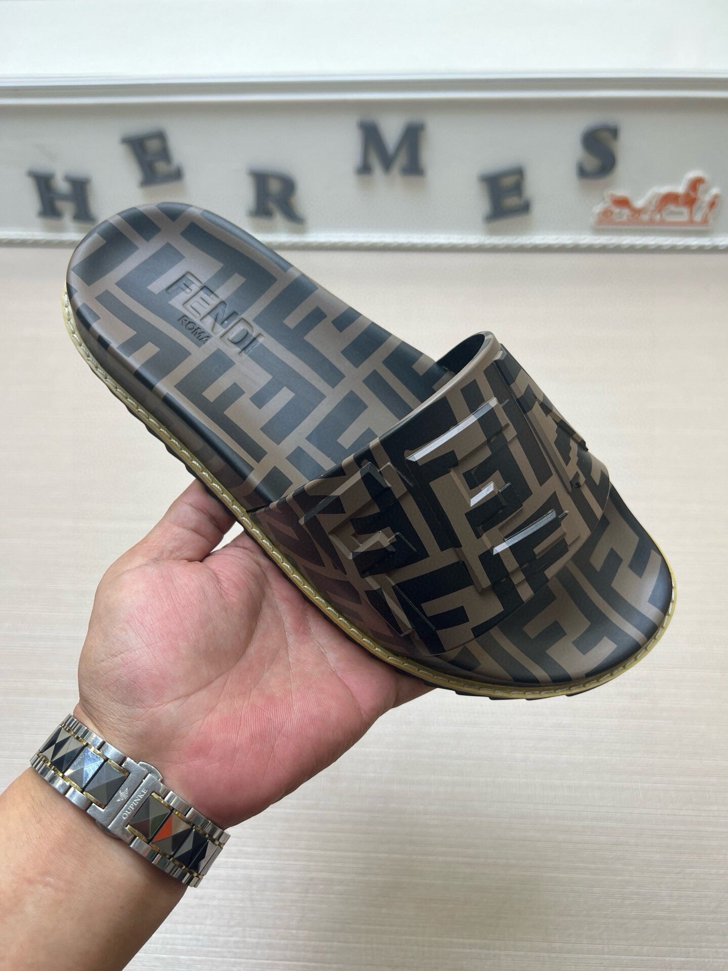535ZF282Z Popular Slippers