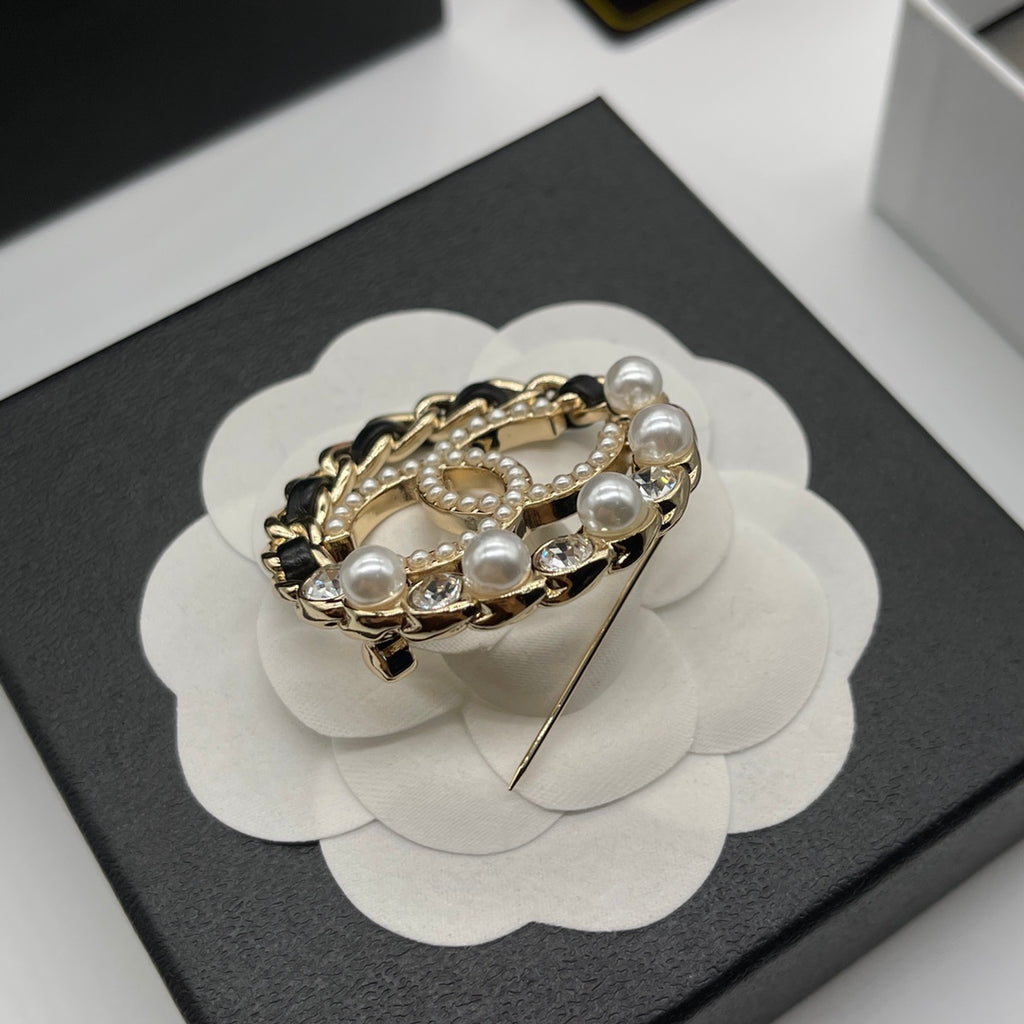 14C893X    Popular Brooch