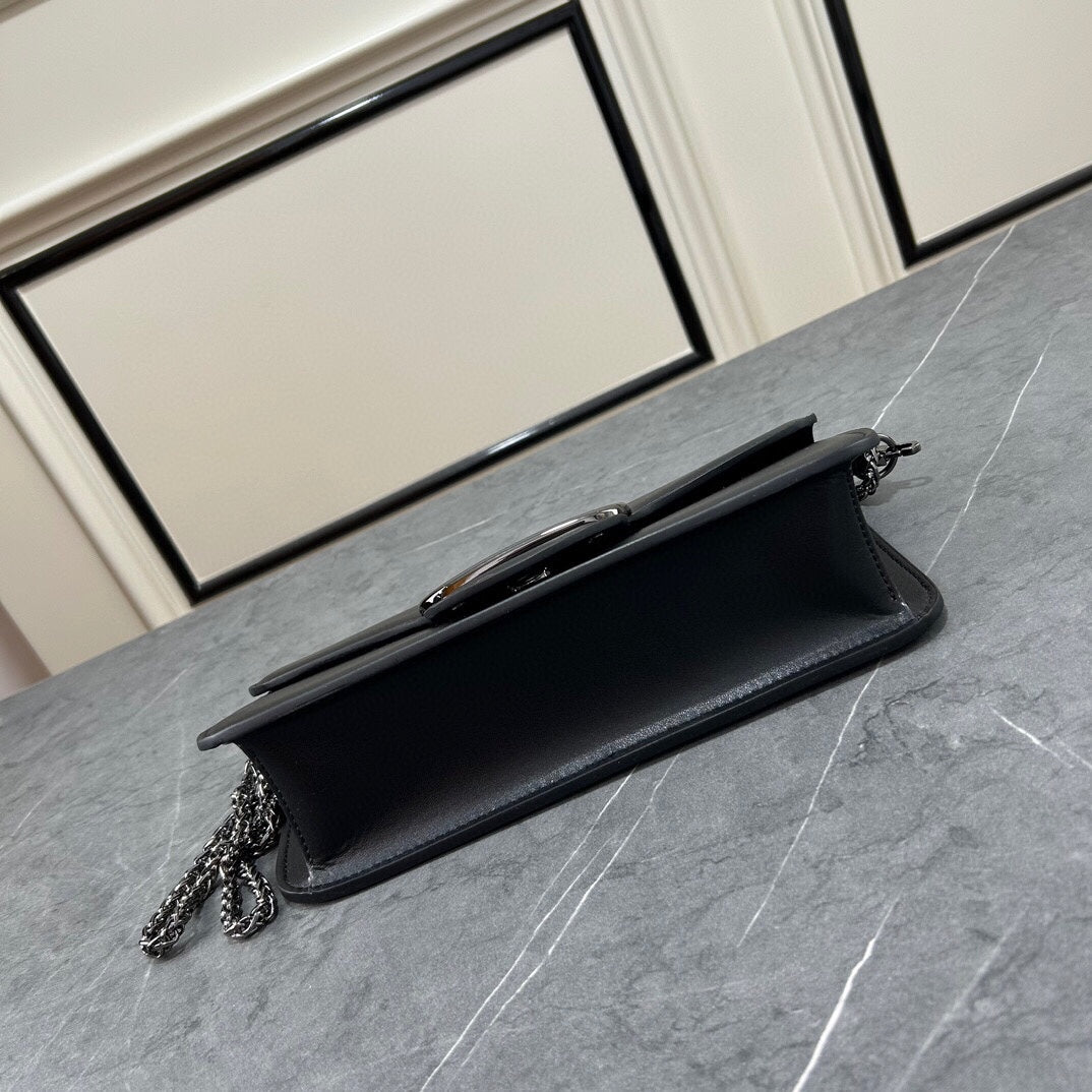 155NVL5B Popular leather bag