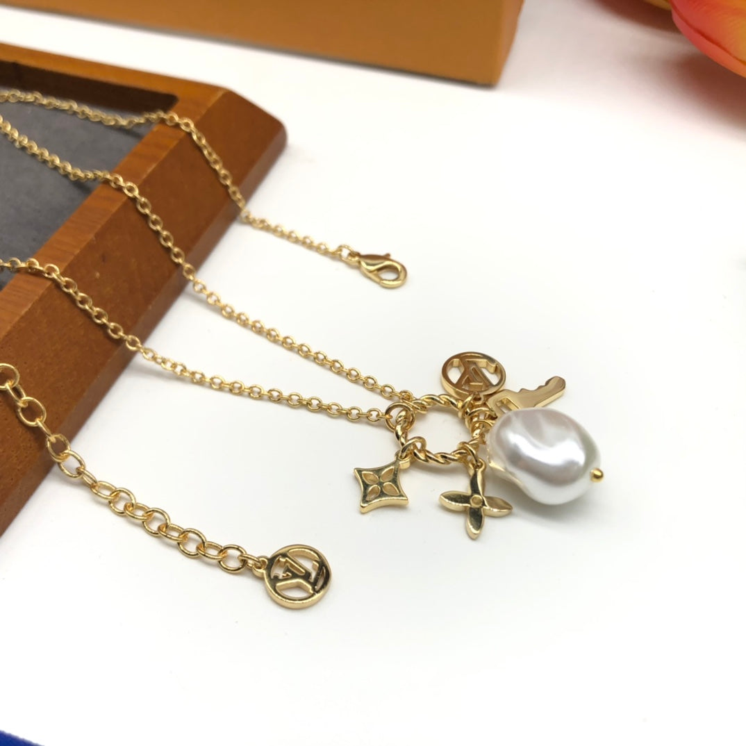 15QE77X Popular Necklace