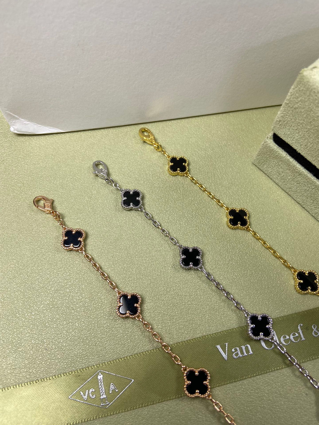 5XVA183K  Popular bracelets 6 flowers mini size 0.9cm flower