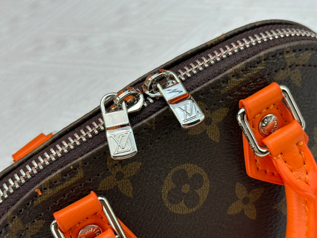 155XE20B Popular leather bag