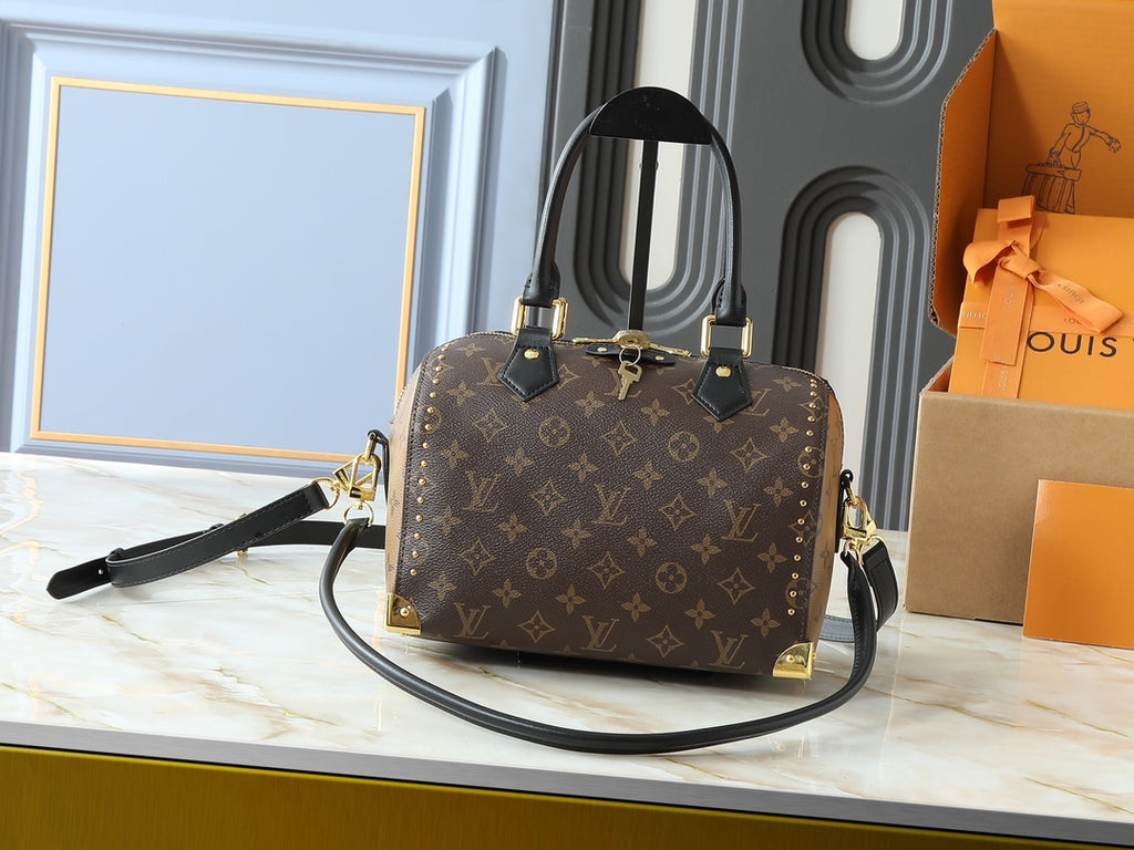 15RE52B  Popular   leather bag