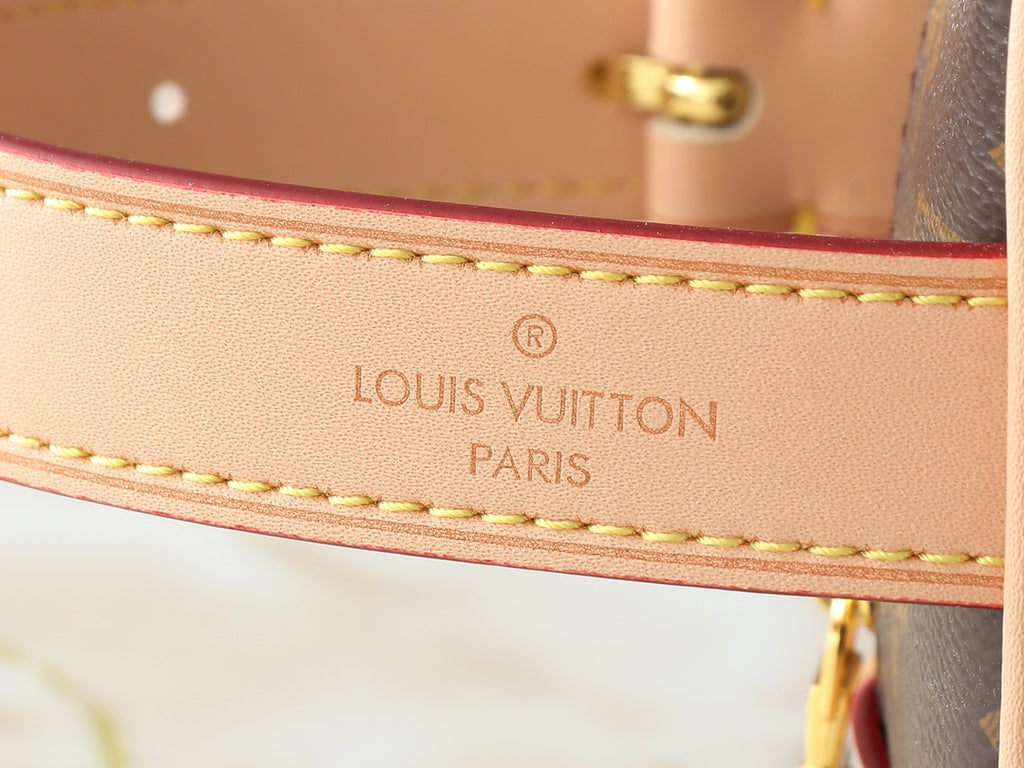 15RE69B  Popular   leather bag