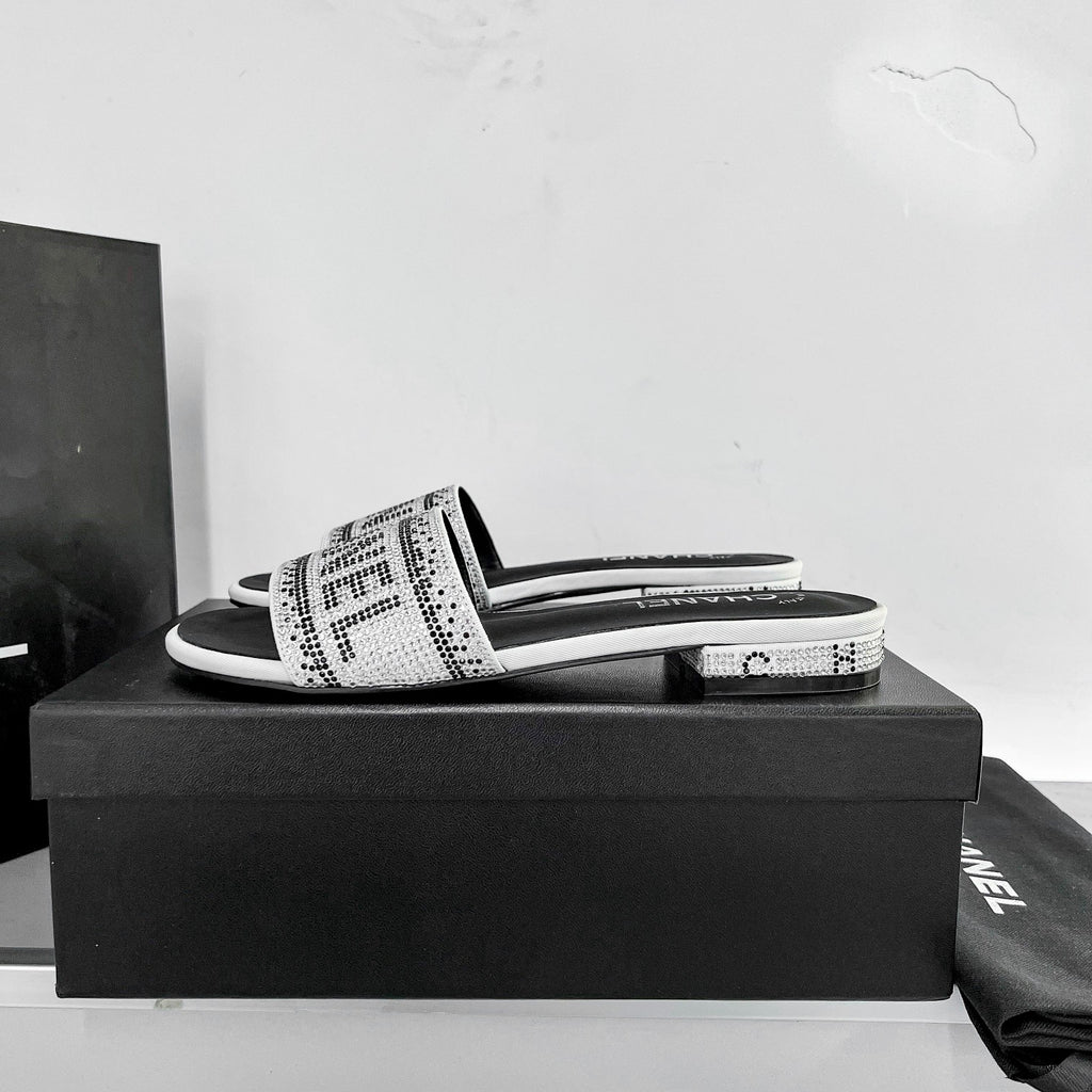 14C57Z Popular sandals