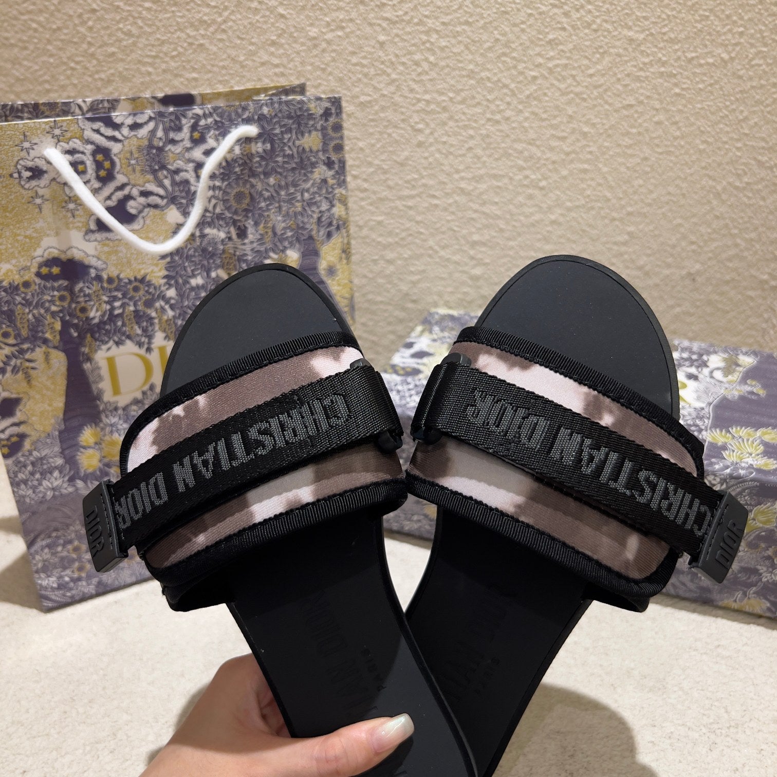 14D18Z Popular slippers