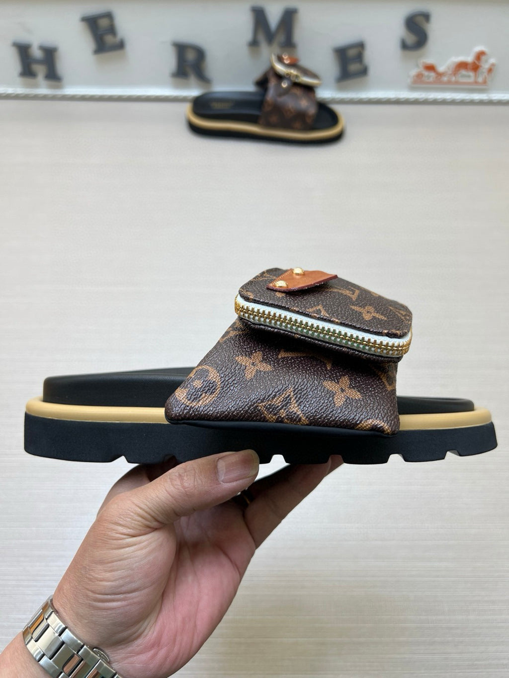 5QE1Z Popular Slippers