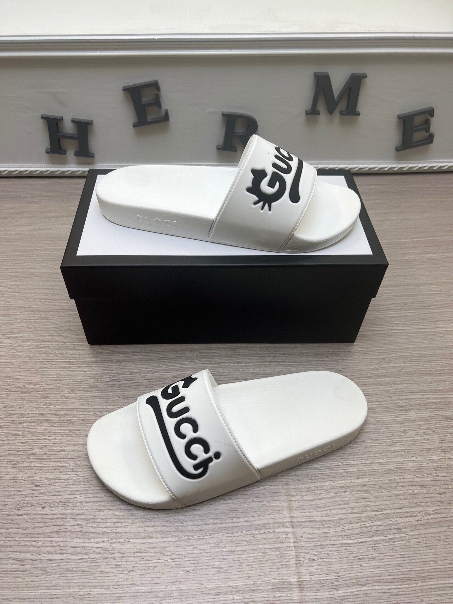 5LB220Z Popular Slippers