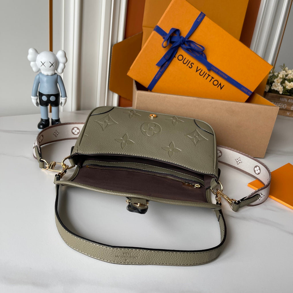 136PE38B Popular leather bag