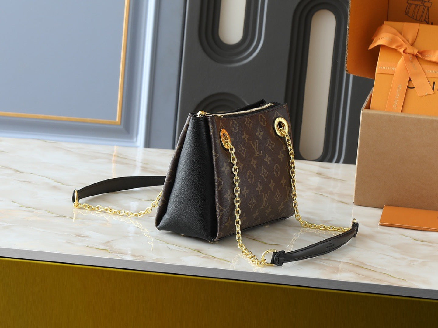 136PE75B Popular leather bag