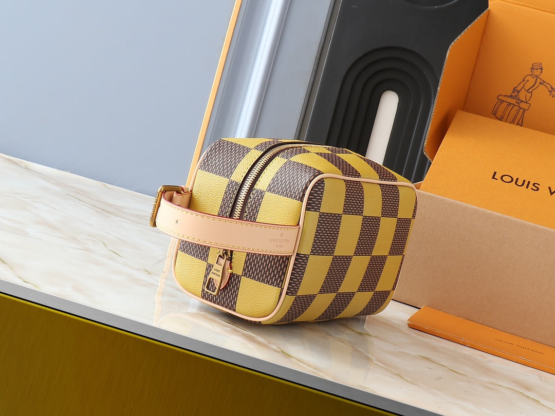 15RE69B  Popular   leather bag