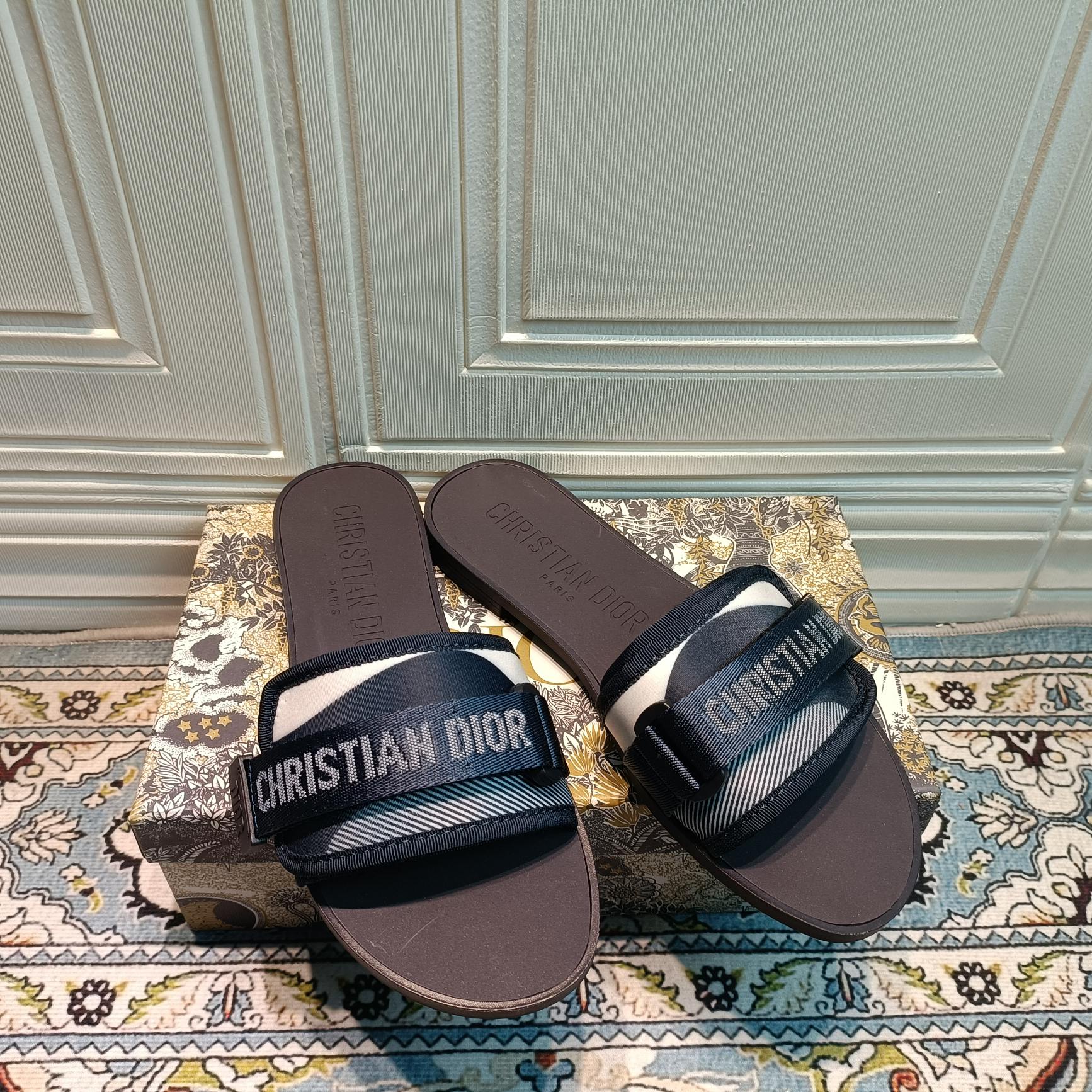 14D20Z Popular Slippers