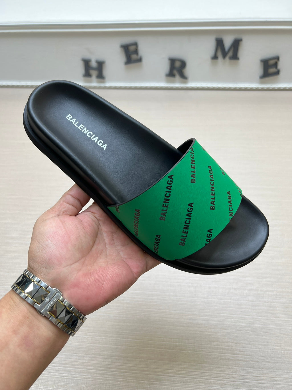54J99Z Popular slippers