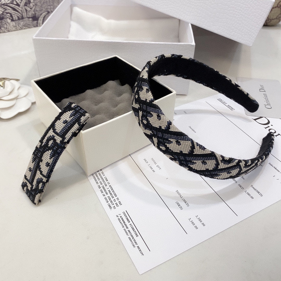 36XD27F (A set with 4 items )Popular hair ornament