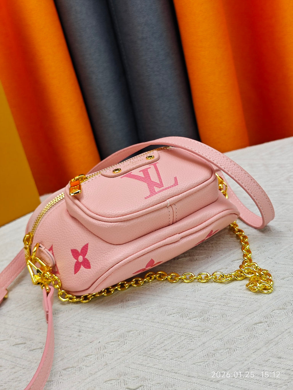 146PE76B Popular leather bag