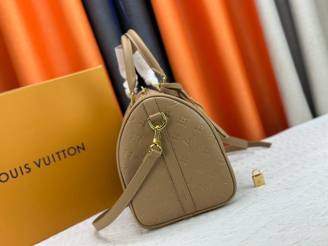 B1X56E29 Popular leather bag