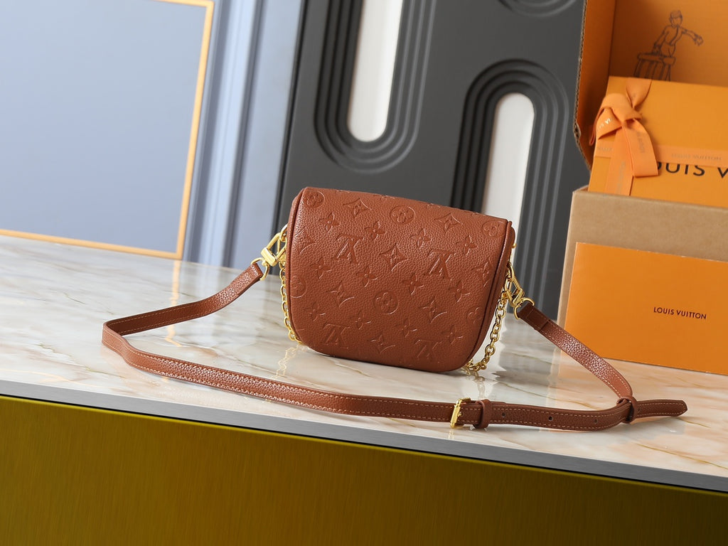 146PE72B Popular leather bag