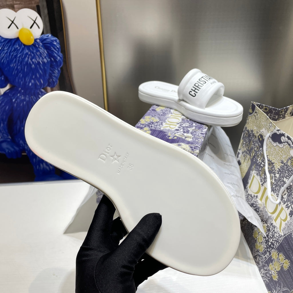 14D76Z Popular slippers