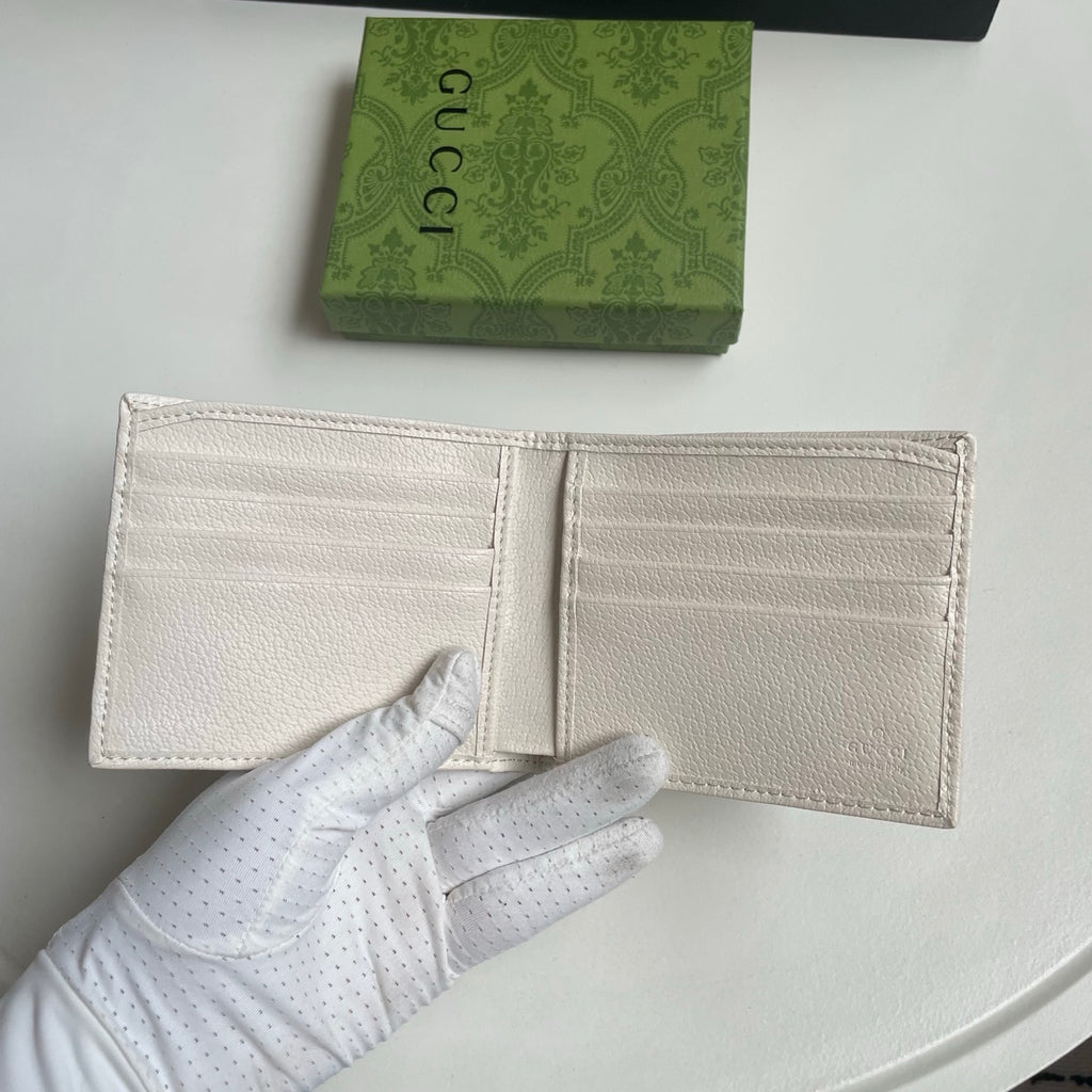 B1X46B7 Popular leather wallets ( with full packaging )