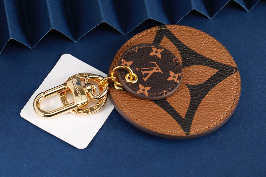 35QE7A Popular bag 's charms accessories