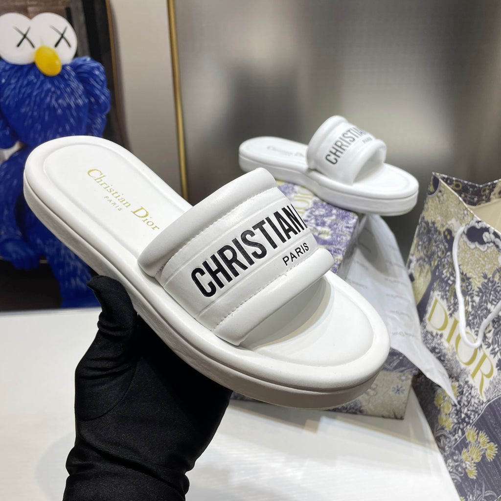 14D76Z Popular slippers