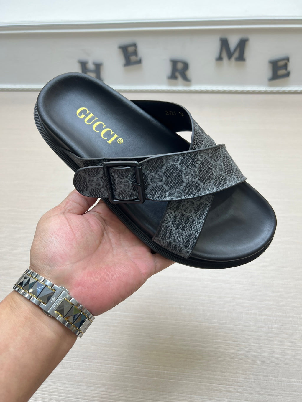 54B92Z Popular slippers