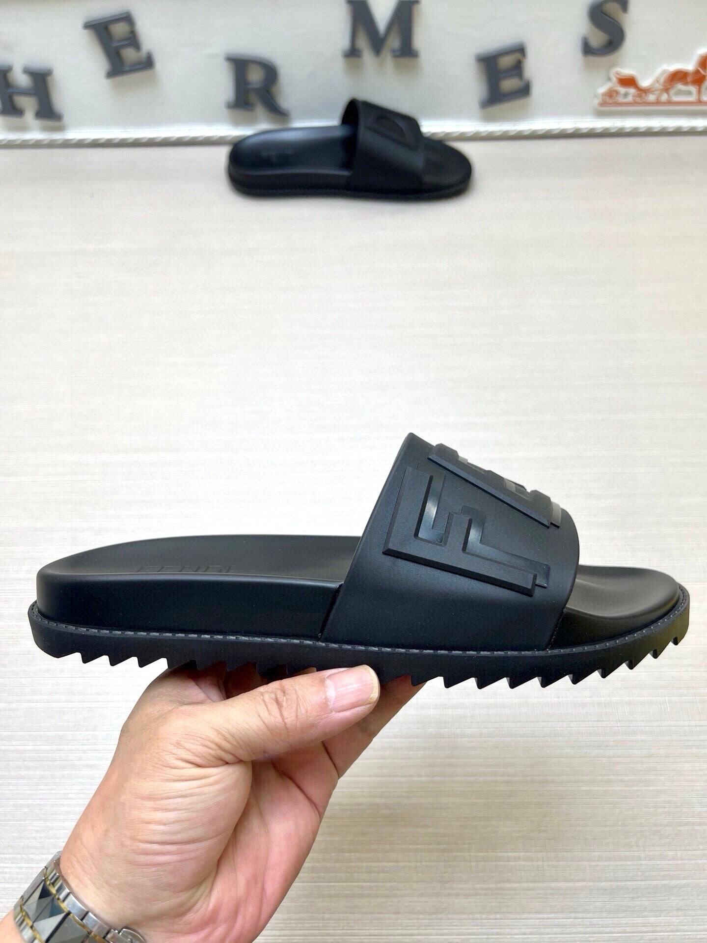 535ZF281Z Popular Slippers