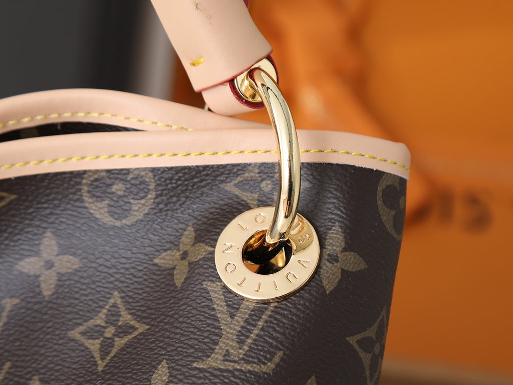 146PE65B Popular leather bag