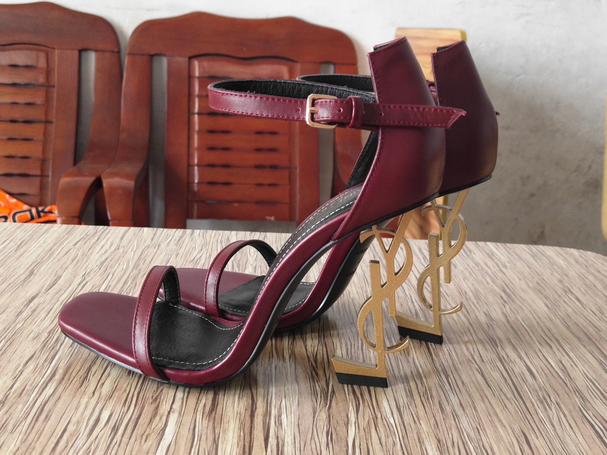2XSL144Z Popular leather high heels