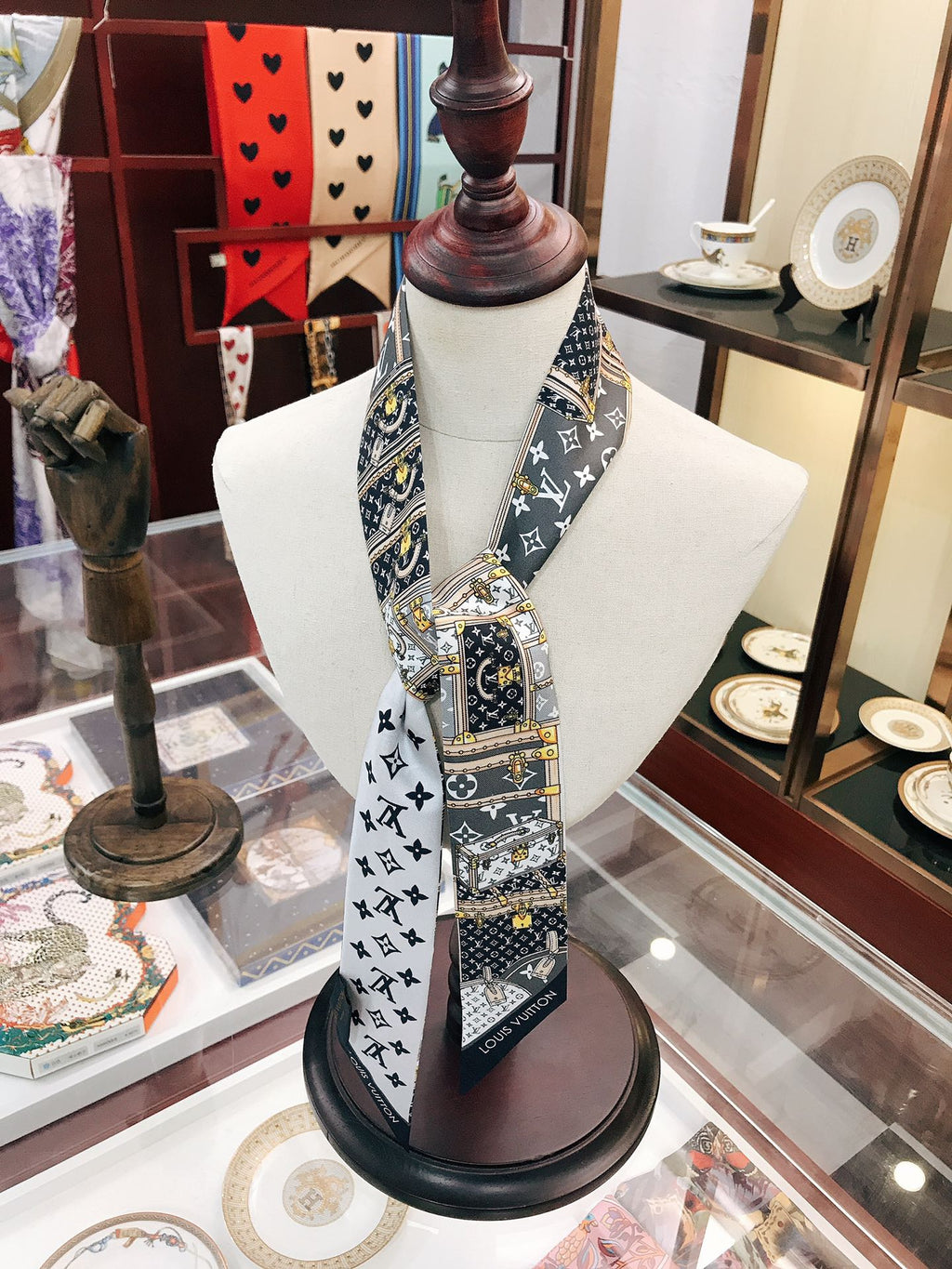1ZE188W Popular Silk Scarve